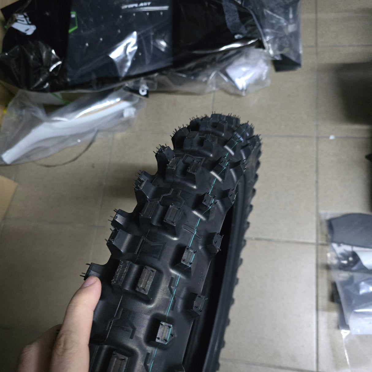 Front Tire Michelin Enduro Medium 2, 90/100-21 (New Model)