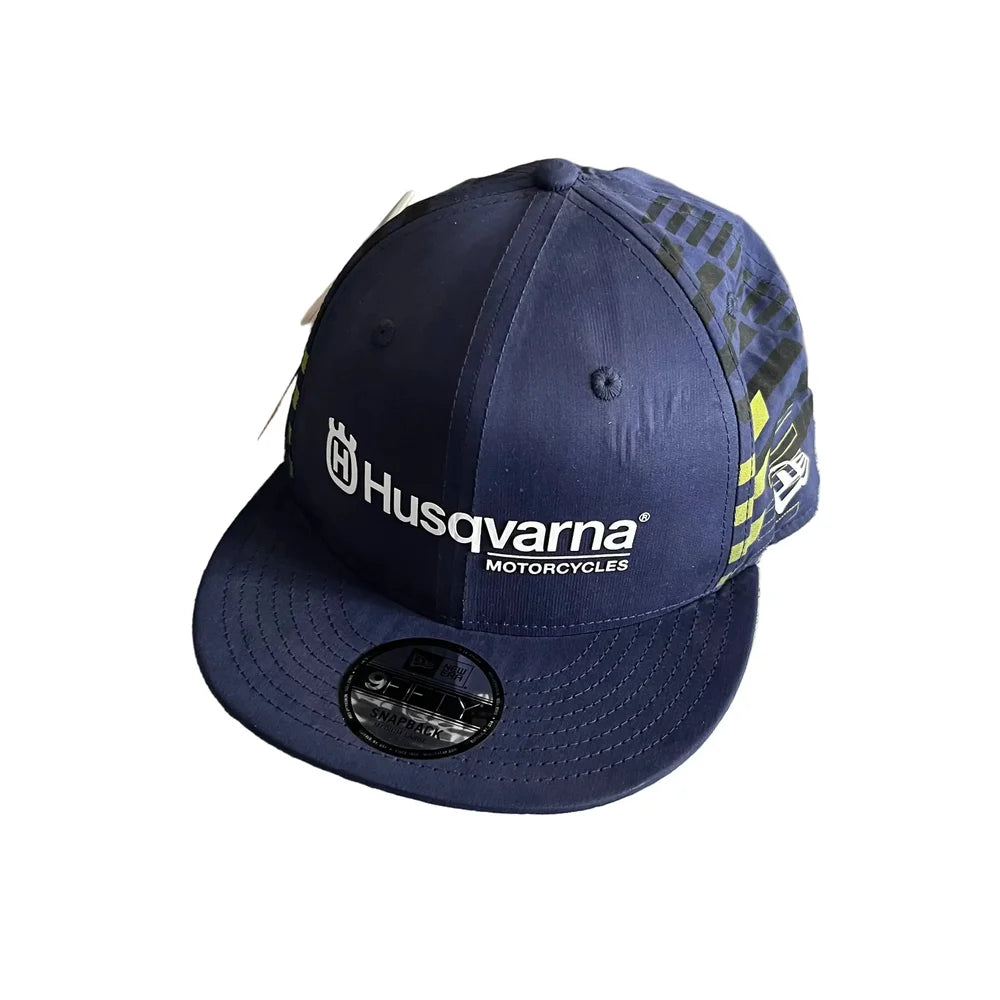 TEAM FLAT CAP 3HS240036500